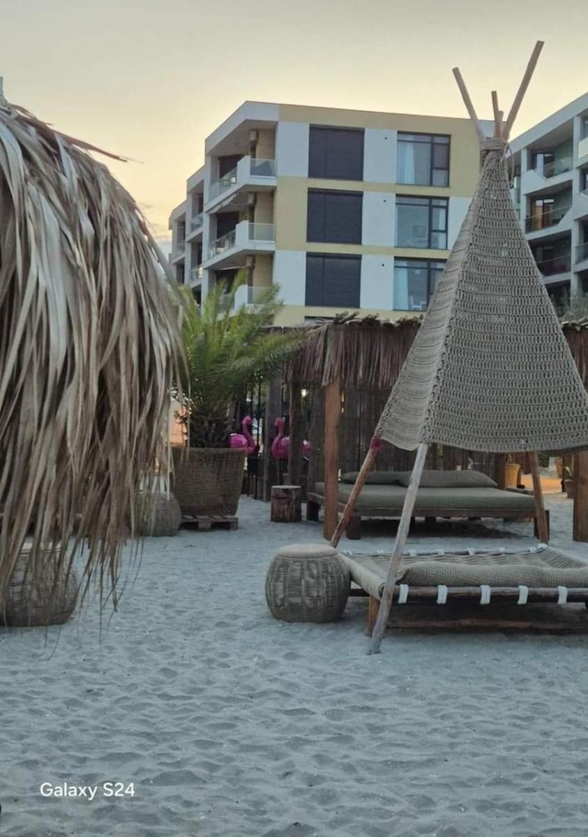 Constantinos Apartment Mamaia Nord Năvodari Exterior foto