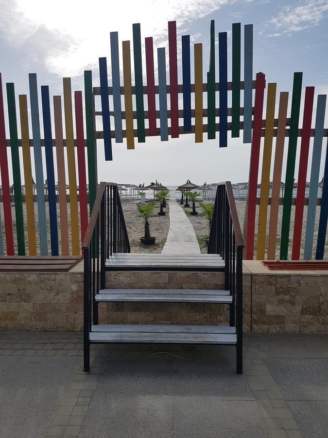 Constantinos Apartment Mamaia Nord Năvodari Exterior foto